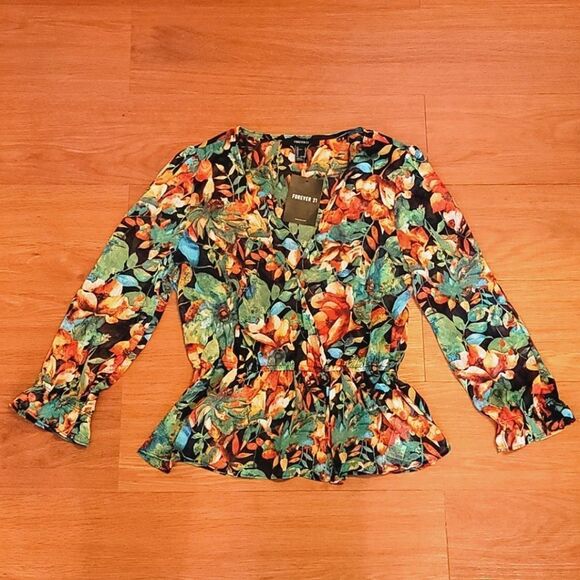 Forever 21 Tops - NWT Forever 21 Tropical Peplum top size S